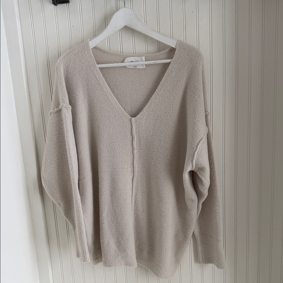 Aritzia Sweaters - Aritzia Cream V-Neck Sweater